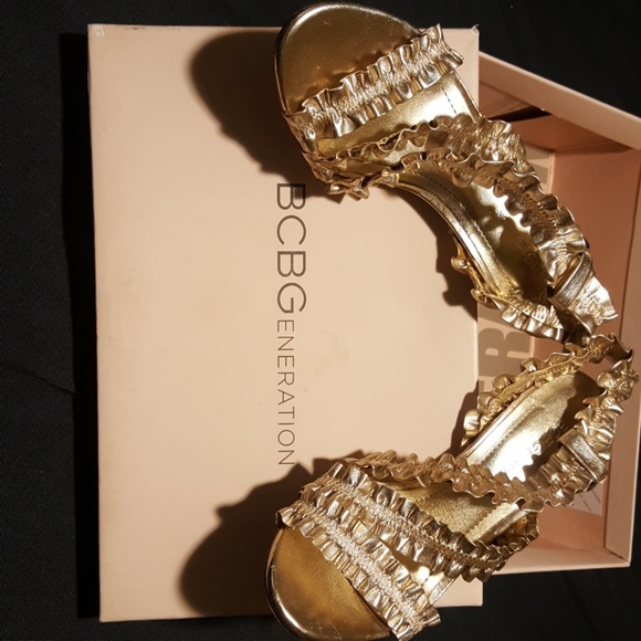 BCBG heels - Picture 3 of 5